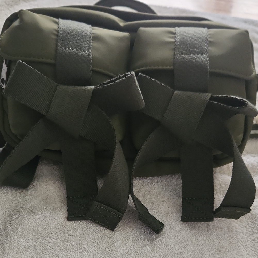 Green Utility Belt Bag with Pearl Accents - Picture 4 of 4